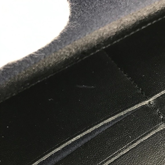 CHANEL Black Leather Wallet - Picture 14 of 16